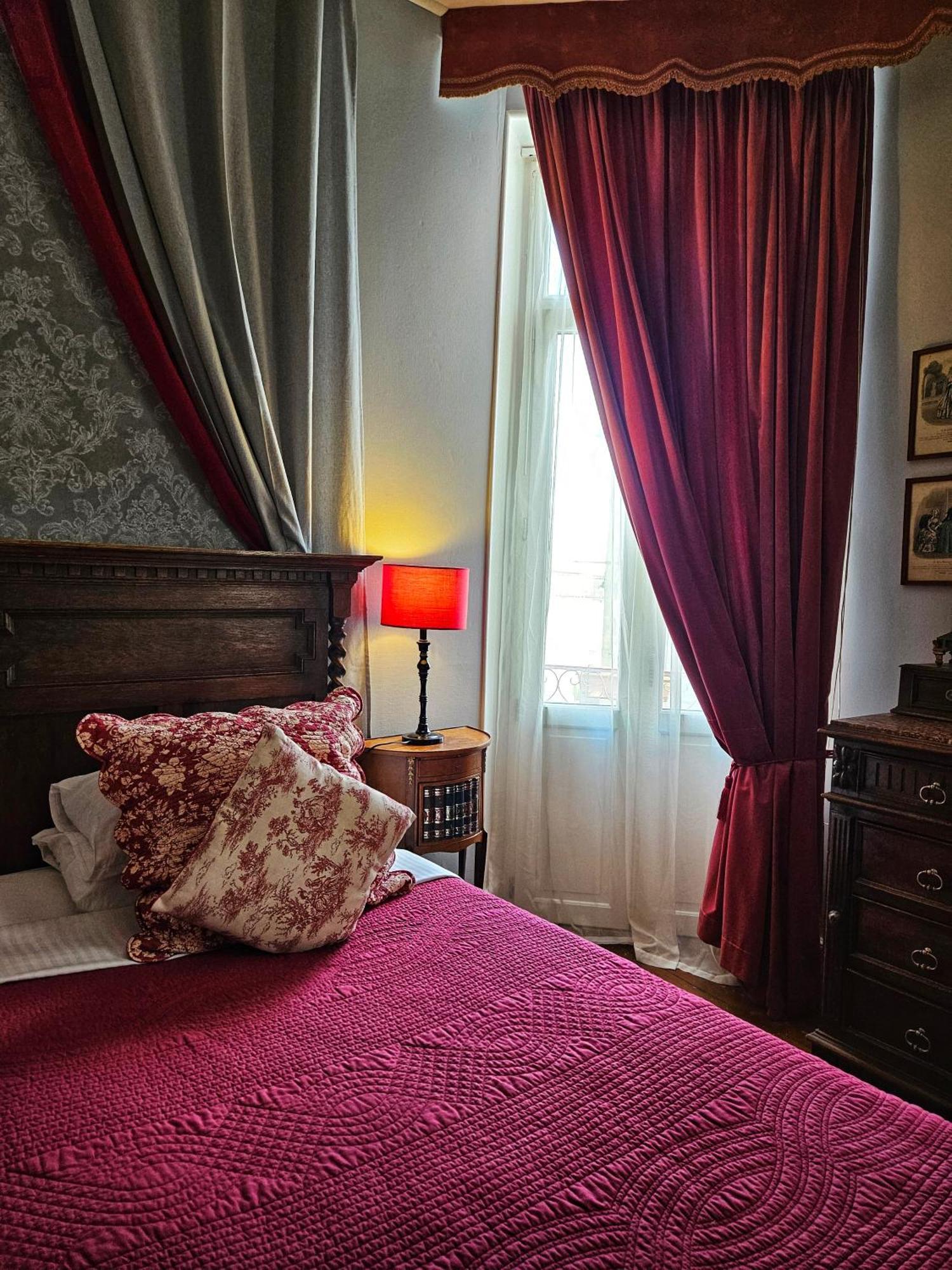 L'Entree Chambres D'Hotes Bar & Restaurant Castillonnes ภายนอก รูปภาพ