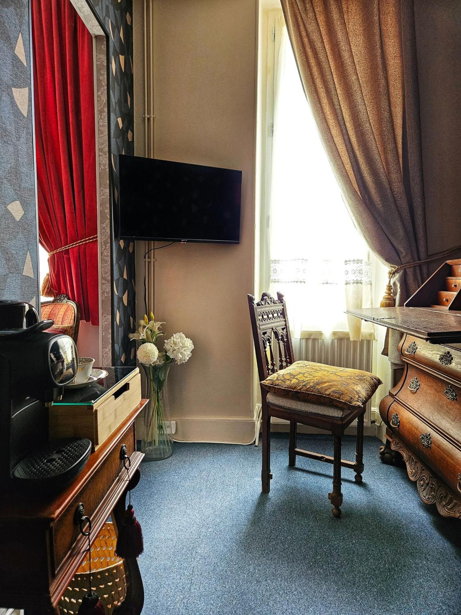 L'Entree Chambres D'Hotes Bar & Restaurant Castillonnes ภายนอก รูปภาพ