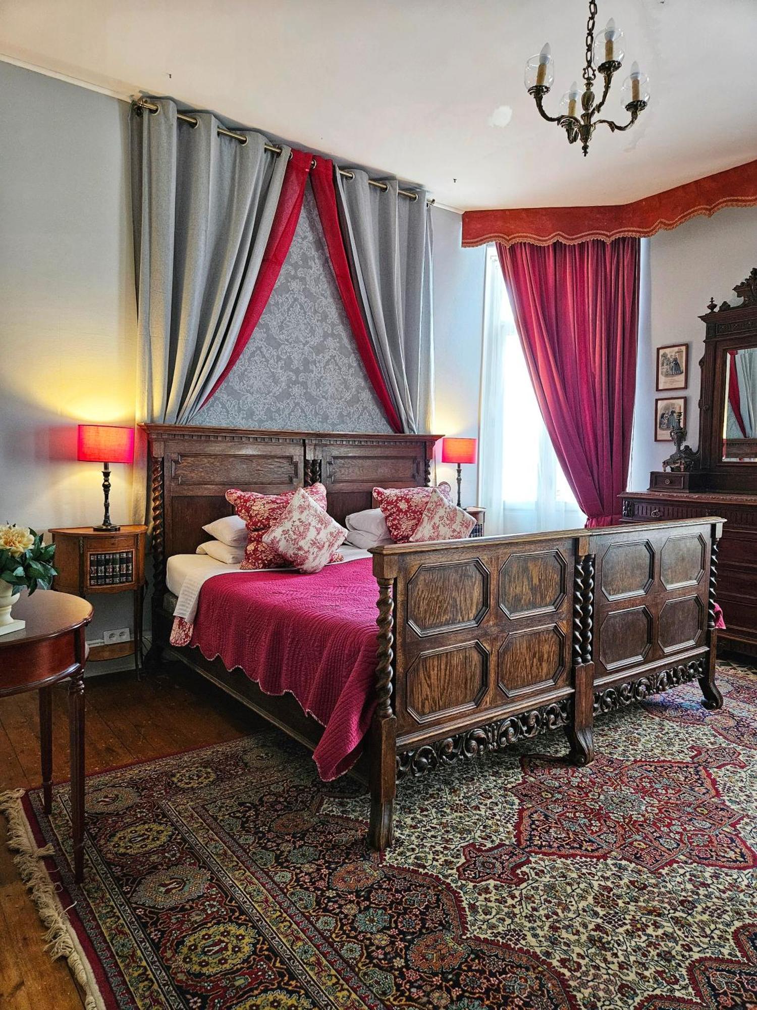 L'Entree Chambres D'Hotes Bar & Restaurant Castillonnes ภายนอก รูปภาพ